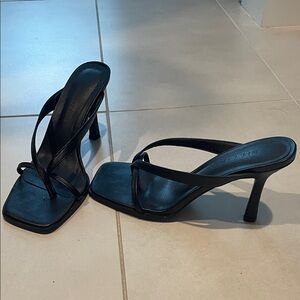 Billini Elegant Black Strappy Heeled Sandals Size 8